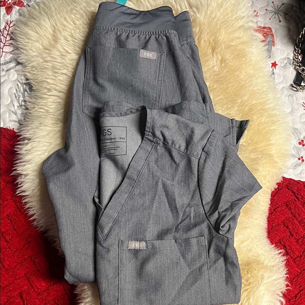 Women’s figs set Gray Pants set